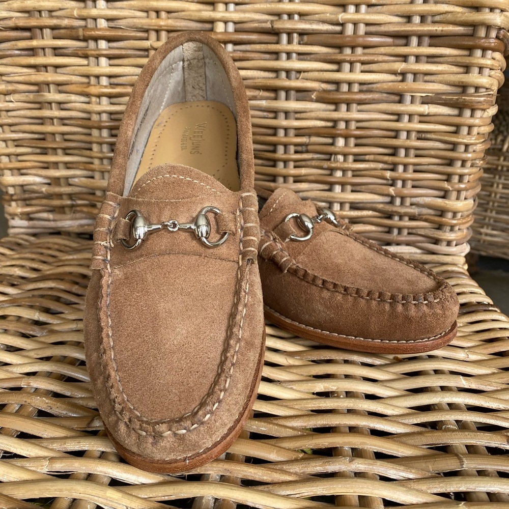 NWOT Bass WEEJUNS Suede Loafers